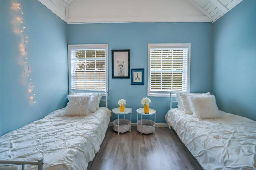 New Cheerful Renovated - 5 Min To Downtown!