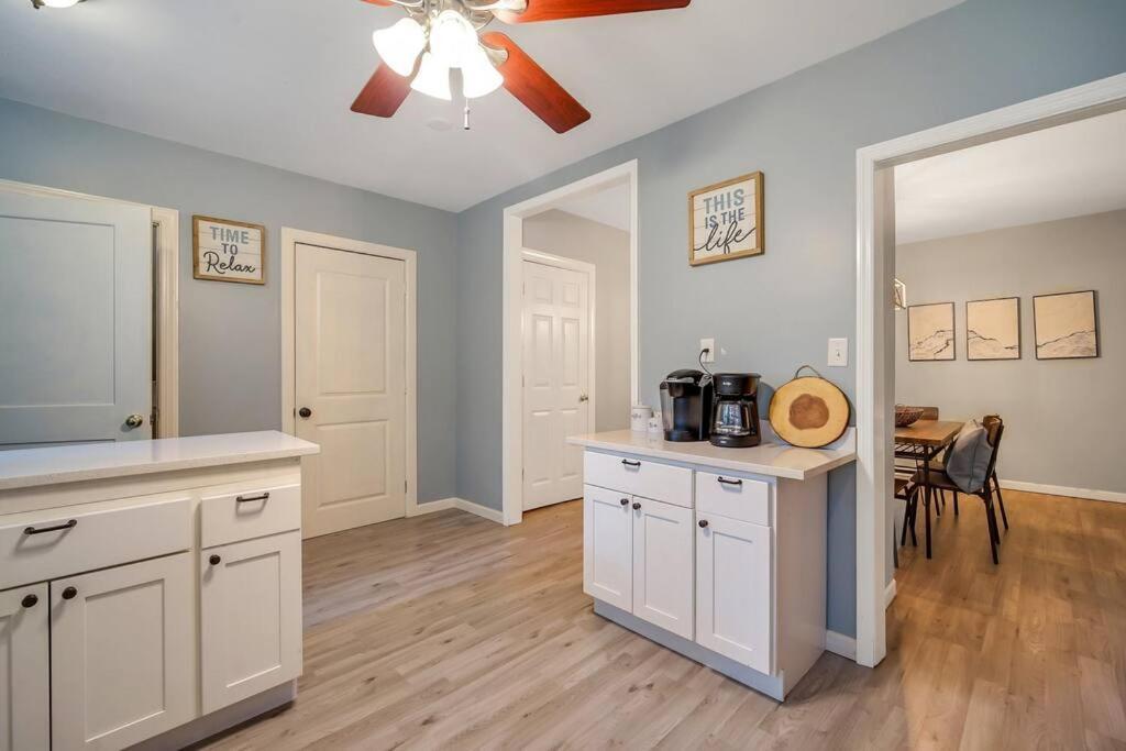 New Cheerful Renovated - 5 Min To Downtown!