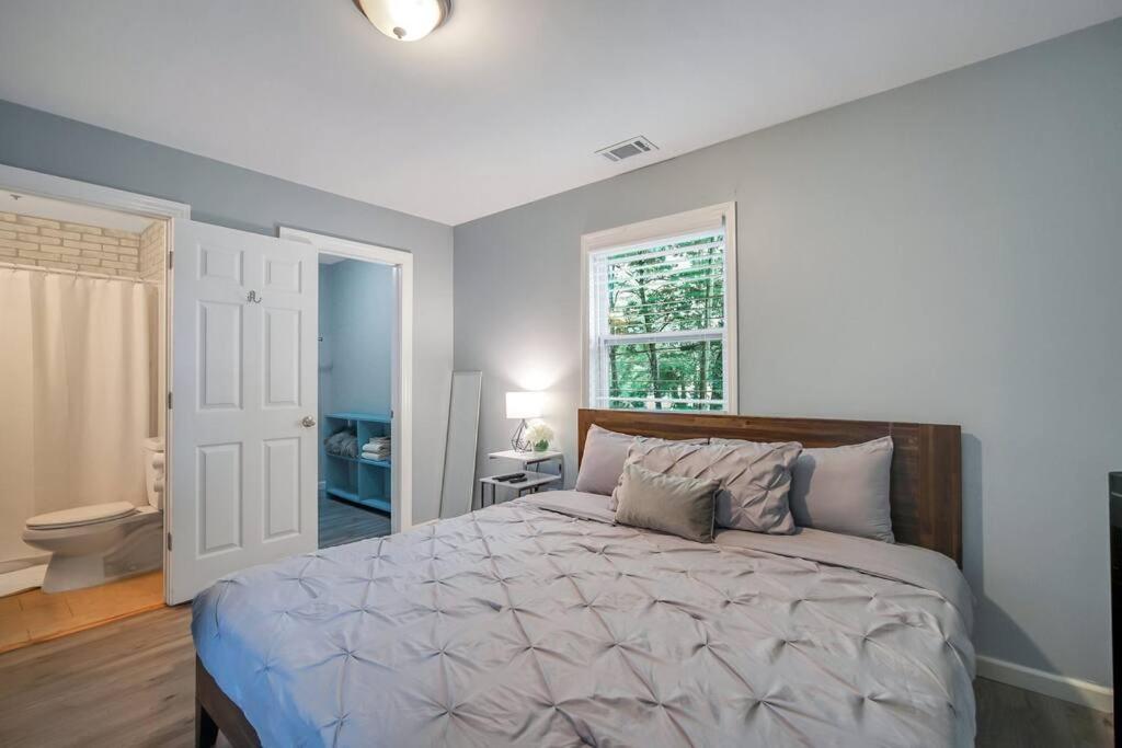 Holiday home New Cheerful Renovated - 5 Min To Downtown! *
