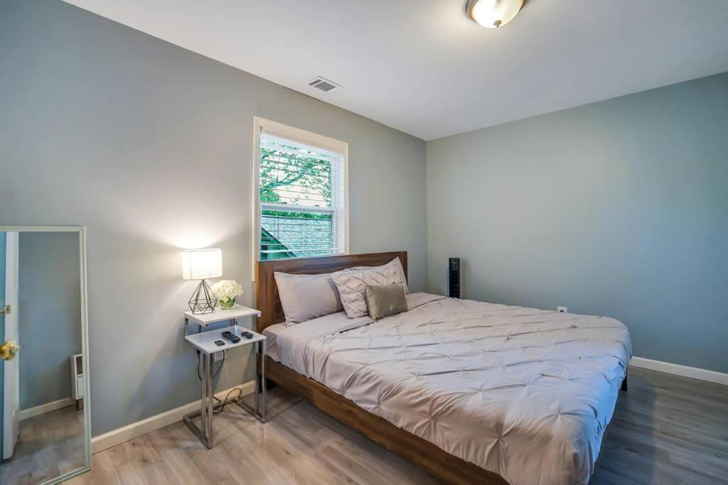 New Cheerful Renovated - 5 Min To Downtown! Holiday home *
